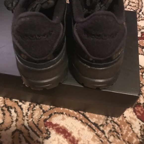 Black size 7.5 Cardi B sneaker - Picture 5 of 7